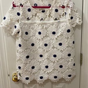 Rafaella embroidered daisy with blue centers, short sleeve shirt